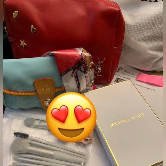 DESIGNER RESELLER MYSTERY BOXES 📦 - Picture 5 of 12